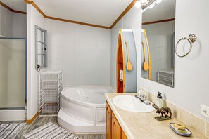 House (3 Bedrooms) | Interior - Waterfront Family Home w/ Yard on Portage Lake (Cass Lake)