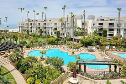 One Bedroom Unit with Beautiful Ocean Views from Balcony!