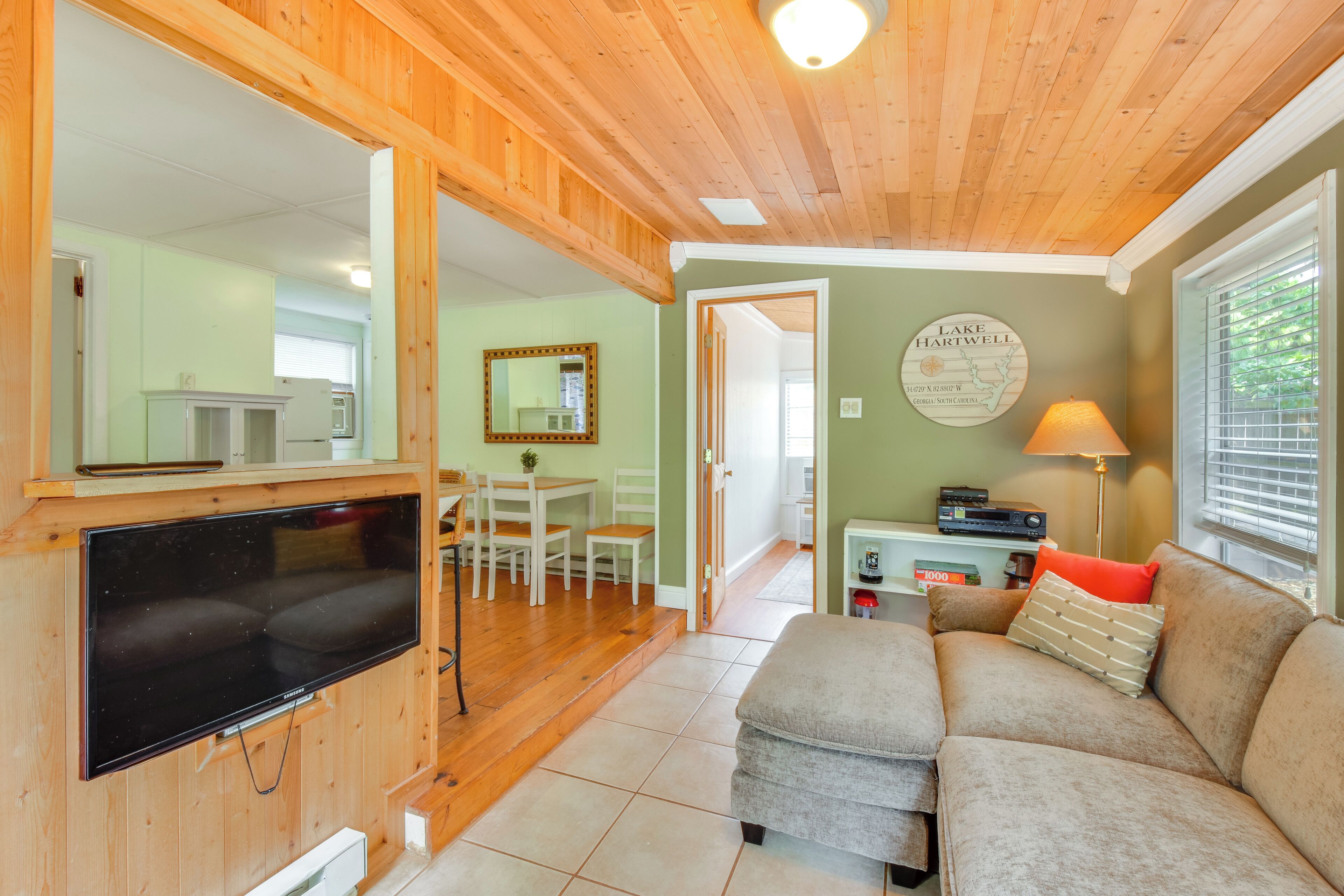 House (2 Bedrooms) | Interior