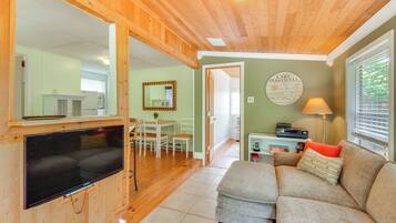 ุงูู
ูุดุฃุฉ ู
ู ุงูุฏุงุฎู