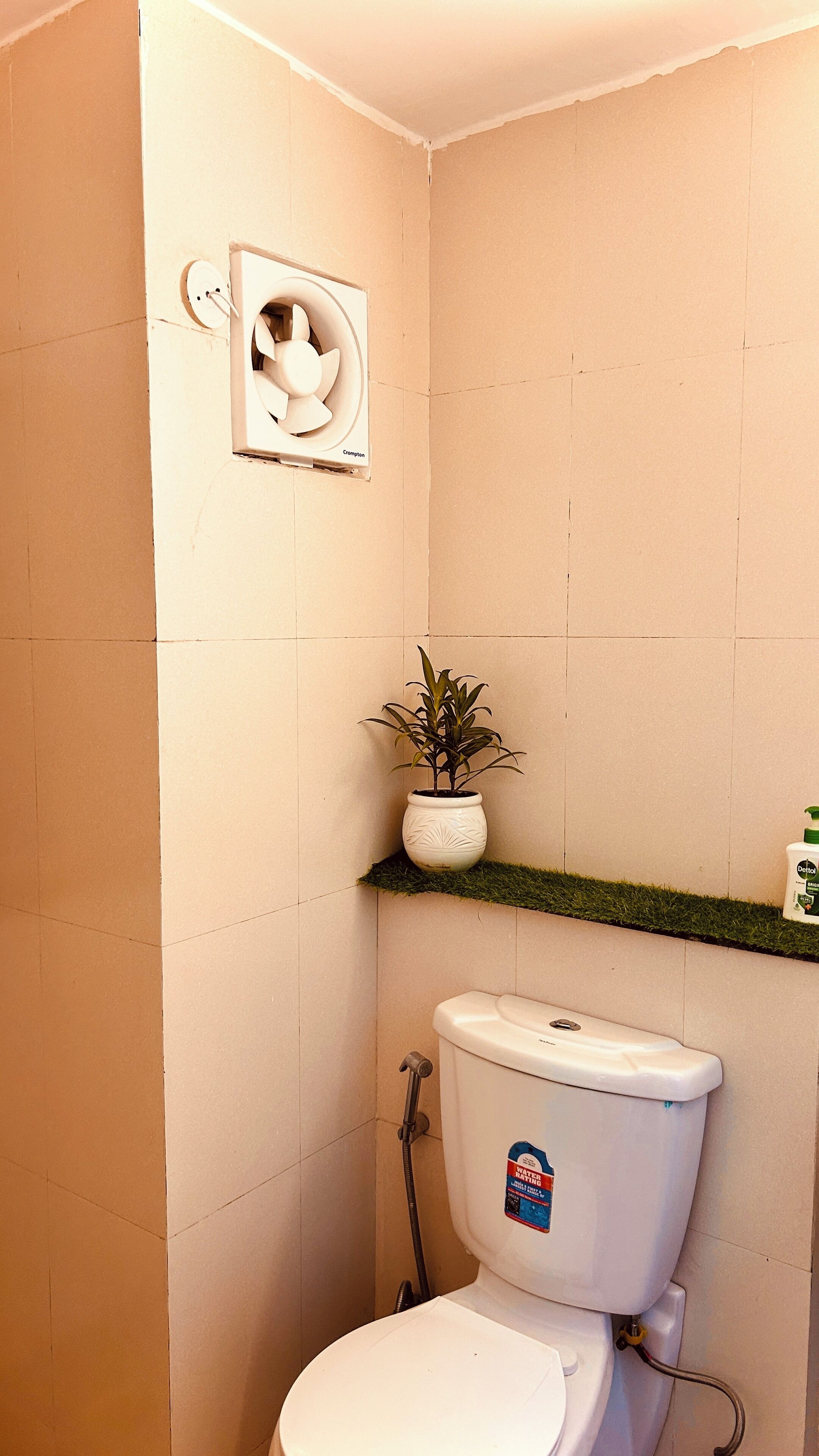 石鹸、トイレットペーパー