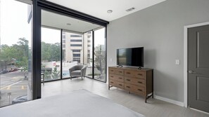 1 bedroom, desk, iron/ironing board, WiFi