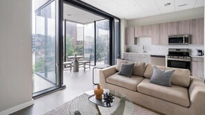 Smart TV - Landing | Modern 1BD in Fountain Heights (Birmingham)