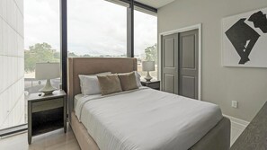 1 bedroom, desk, iron/ironing board, WiFi