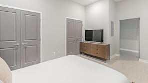 1 chambre, bureau, fer et planche à repasser, Wi-Fi