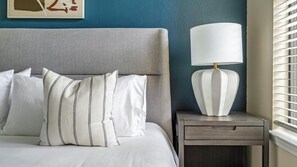 2 bedrooms, desk, iron/ironing board, WiFi - Landing | Beautiful 2BD, Clubhouse, Pool (Charlotte)