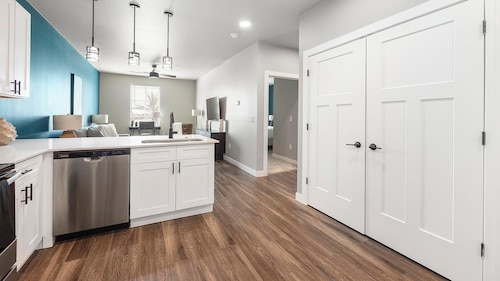 Landing | Incredible 2BD, Clubhouse