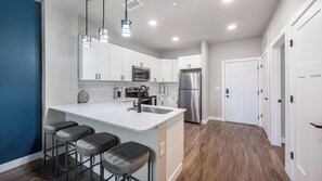 Fridge, microwave, oven, stovetop - Landing | Amazing 1BD, Clubhouse (Goodyear)