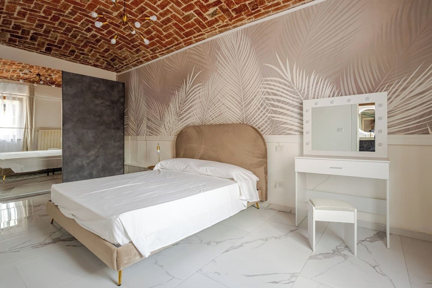 1 camera, una scrivania, Wi-Fi gratuito, lenzuola