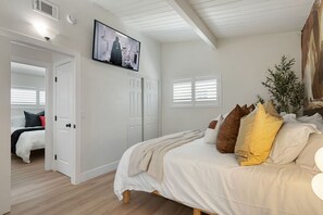 4 habitaciones, tabla de planchar con plancha, wifi y ropa de cama 