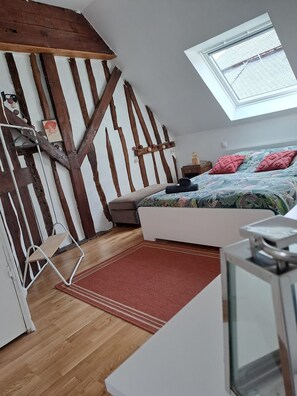 3 bedrooms, WiFi, bed sheets