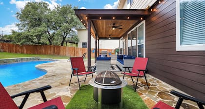 Spacious 5BR Retreat with Heated Pool & Outdoor Games