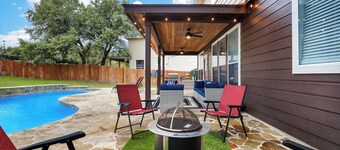 Spacious 5BR Retreat with Heated Pool & Outdoor Games