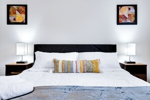 5 habitaciones, tabla de planchar con plancha y cuna de viaje 