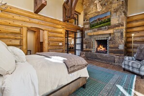 4 chambres, fer et planche à repasser, Wi-Fi gratuit, draps fournis