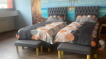 3 bedrooms, iron/ironing board, WiFi, bed sheets