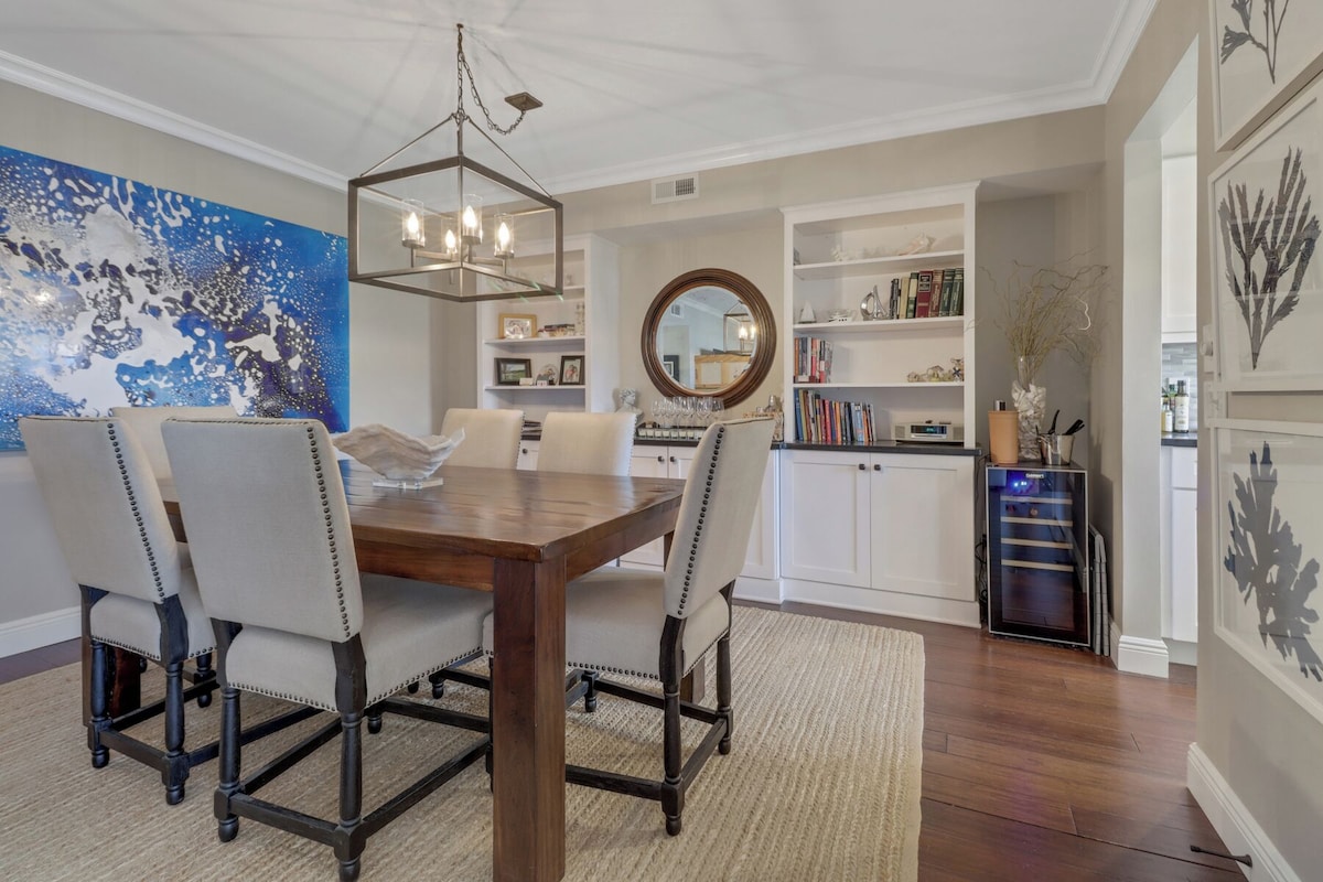 Photo 4 of Charming Bordeaux Club Condo-panoramic Gulf views in The Moorings, Naples