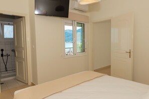 In-room safe, blackout curtains, free WiFi - Ellinas Hotel (Thasos)