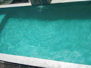 حمّام سباحة خارجي