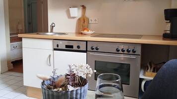 Kühlschrank, Herdplatte, Geschirrspüler