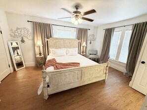 1 dormitorio, tabla de planchar con plancha, cuna de viaje y wifi
