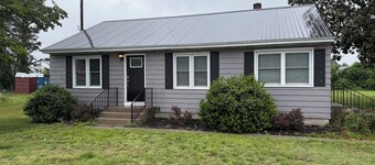 Charming, Pet Friendly 2 bedroom Cottage in Millsboro - close to golf and beach