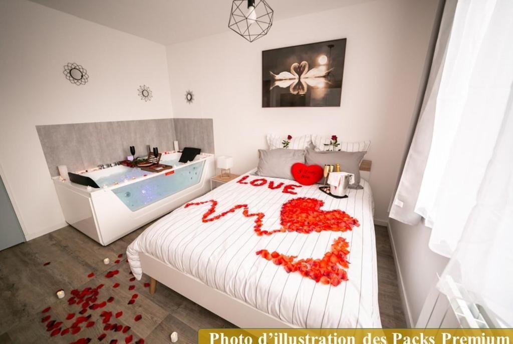 Premium Apartment, 1 Double Bed with Sofa bed, Non Smoking, Hot Tub | Premium bedding, memory foam beds, blackout drapes