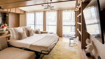 5 dormitoris, escriptori i planxa i posts de planxar