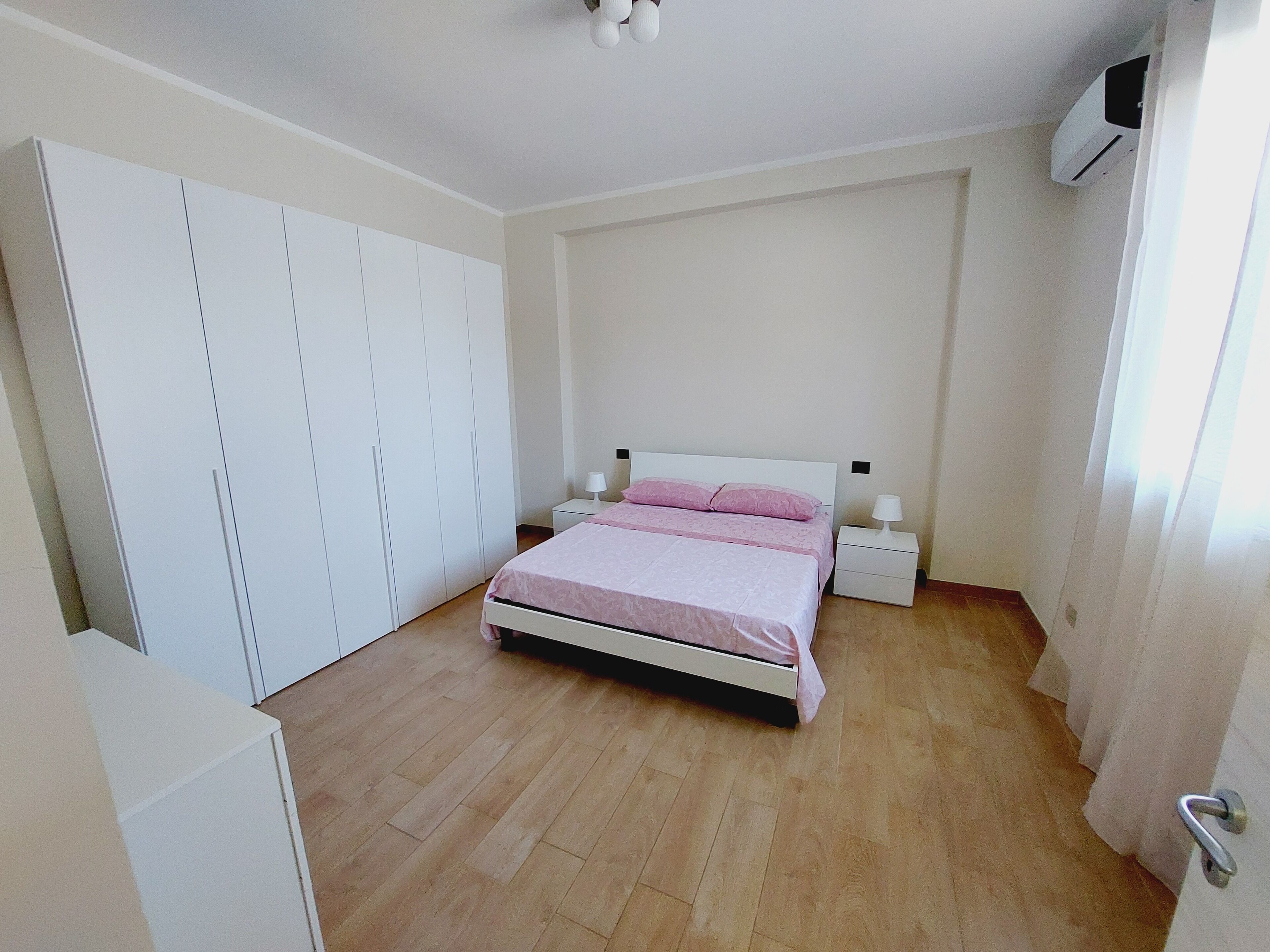 1 Schlafzimmer, Bügeleisen/Bügelbrett, Bettwäsche