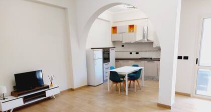 Large apartment close to the sea, just a few minutes from the town center.