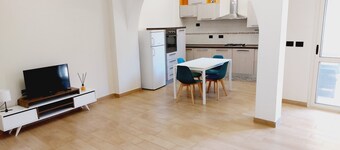 Nice and spacious apartment near the sea just minutes from the city center