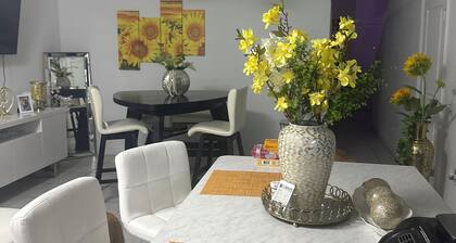 Charming 1-bedroom apartment with Wi-Fi, AC in marvelous Florida City.