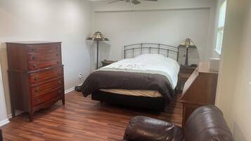 3 bedrooms, WiFi, bed sheets