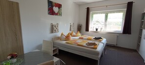 3 Schlafzimmer, Reisekinderbett, WLAN, Bettwäsche