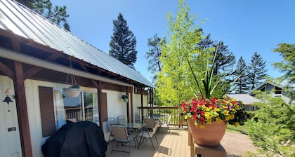 Lake side Trailer home with WiFi in Seeley Lake & Shared Dock Access!