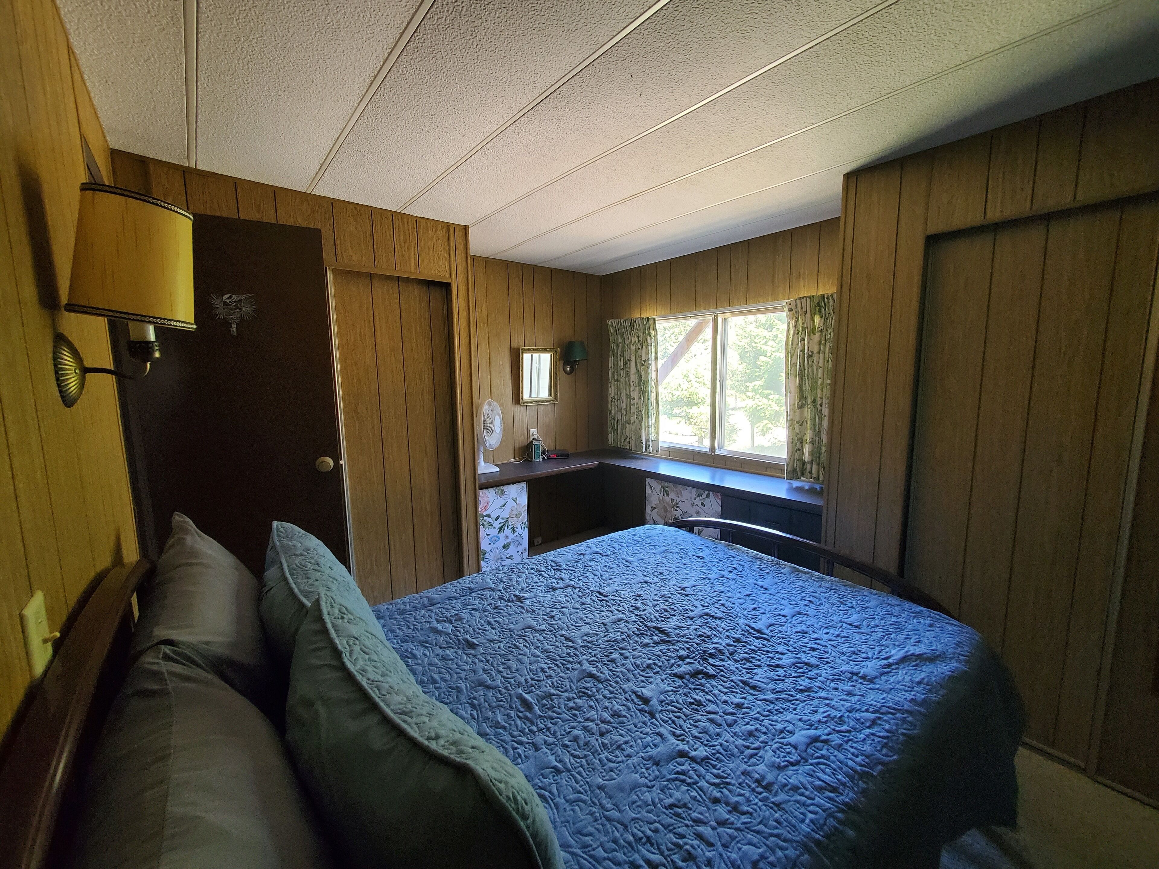 3 chambres, fer et planche à repasser, Wi-Fi, draps fournis