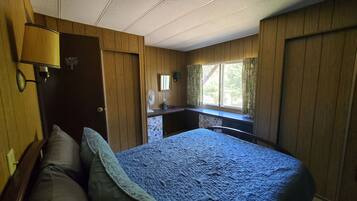 3 chambres, fer et planche à repasser, Wi-Fi, draps fournis