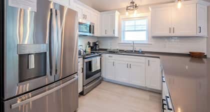 Charming NEW 4-bedroom house with in-law suite in lovely Nags Head