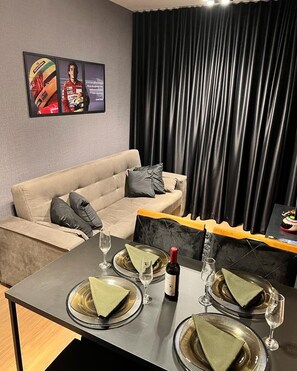 Smart TV - Interlagos Autodrome Apartment (Vila da Paz São Paulo)