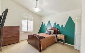 6 Schlafzimmer, Schreibtisch, WLAN, Bettwäsche