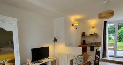 Garden-level B&B in the Normandy countryside