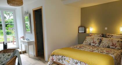Garden-level B&B in the Normandy countryside