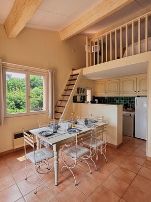 Dining - Charming mazet sea view, 3 minutes from the beach, terrace garden 5/6 persons (Sainte-Maxime)