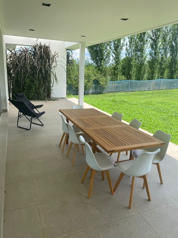Outdoor dining