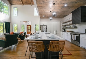 Fridge, microwave, oven, stovetop - Midnight Vines Resort | Quiet Woodland Escape (Broken Bow)