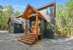 Exterior - Midnight Vines Resort | Quiet Woodland Escape (Broken Bow)