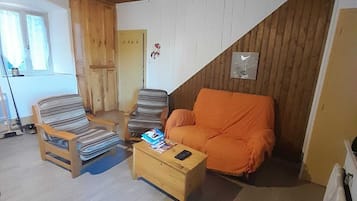 Smart-TV, Kamin, Bücher