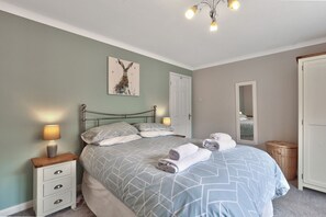 2 bedrooms, iron/ironing board, travel cot, free WiFi - Riverview Cottage - North East Escapes (Warkworth)
