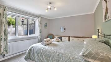 2 bedrooms, iron/ironing board, travel crib, free WiFi