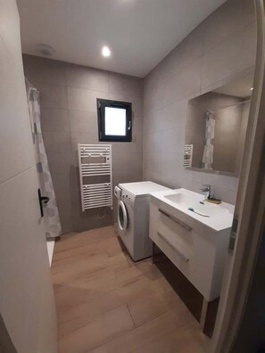 Shower, toilet paper